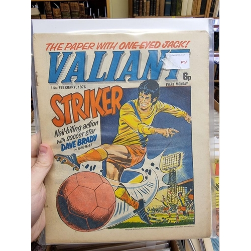 330 - VALIANT: collection of approx 137 issues, Valiant and TV21 comic, early 1970s period, generally in g... 