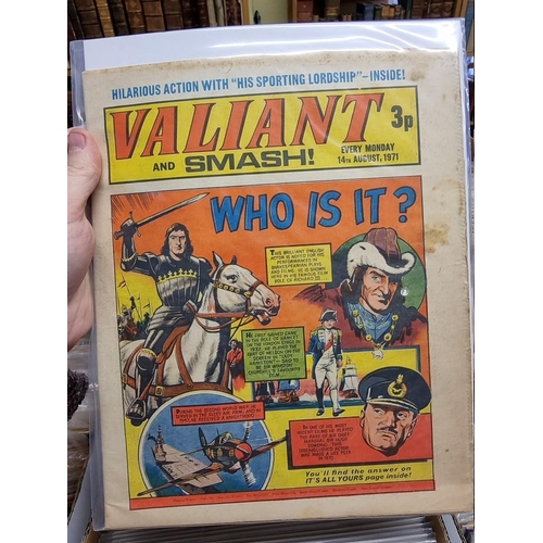 330 - VALIANT: collection of approx 137 issues, Valiant and TV21 comic, early 1970s period, generally in g... 