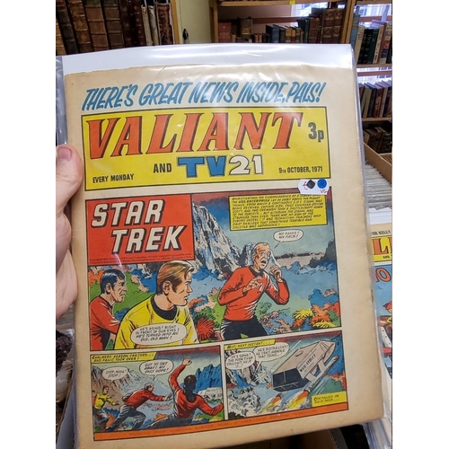 330 - VALIANT: collection of approx 137 issues, Valiant and TV21 comic, early 1970s period, generally in g... 