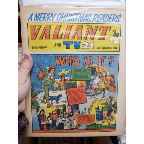 330 - VALIANT: collection of approx 137 issues, Valiant and TV21 comic, early 1970s period, generally in g... 