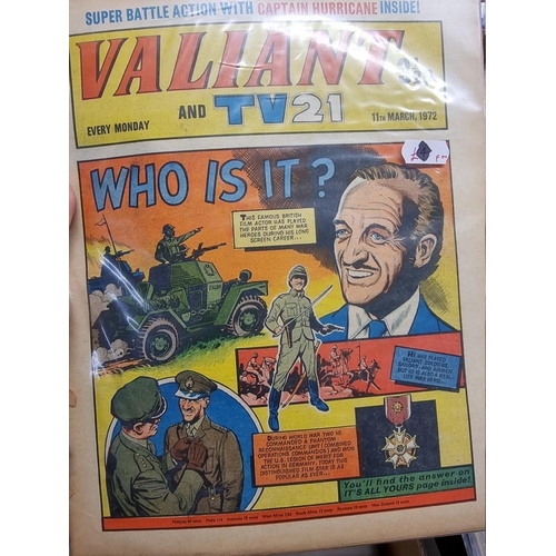 330 - VALIANT: collection of approx 137 issues, Valiant and TV21 comic, early 1970s period, generally in g... 