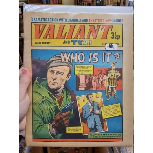 330 - VALIANT: collection of approx 137 issues, Valiant and TV21 comic, early 1970s period, generally in g... 