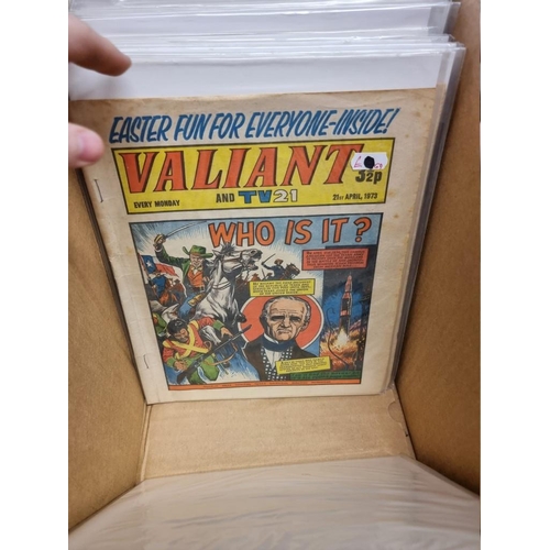 330 - VALIANT: collection of approx 137 issues, Valiant and TV21 comic, early 1970s period, generally in g... 