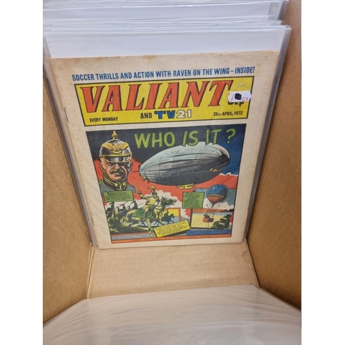 330 - VALIANT: collection of approx 137 issues, Valiant and TV21 comic, early 1970s period, generally in g... 