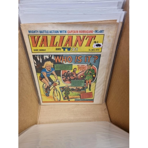 330 - VALIANT: collection of approx 137 issues, Valiant and TV21 comic, early 1970s period, generally in g... 