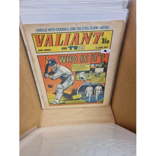 330 - VALIANT: collection of approx 137 issues, Valiant and TV21 comic, early 1970s period, generally in g... 