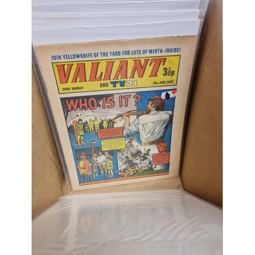 330 - VALIANT: collection of approx 137 issues, Valiant and TV21 comic, early 1970s period, generally in g... 