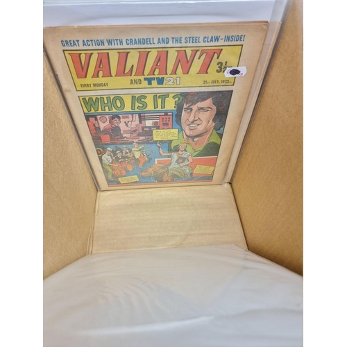 330 - VALIANT: collection of approx 137 issues, Valiant and TV21 comic, early 1970s period, generally in g... 