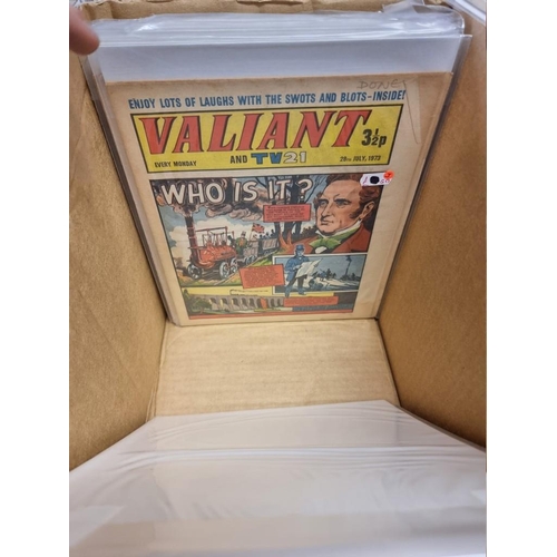 330 - VALIANT: collection of approx 137 issues, Valiant and TV21 comic, early 1970s period, generally in g... 