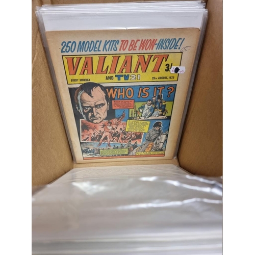 330 - VALIANT: collection of approx 137 issues, Valiant and TV21 comic, early 1970s period, generally in g... 