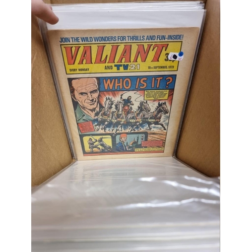 330 - VALIANT: collection of approx 137 issues, Valiant and TV21 comic, early 1970s period, generally in g... 