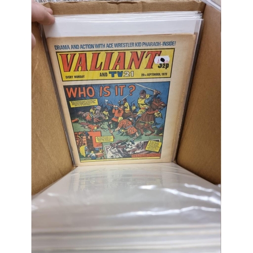 330 - VALIANT: collection of approx 137 issues, Valiant and TV21 comic, early 1970s period, generally in g... 