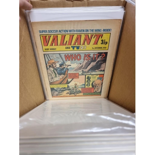 330 - VALIANT: collection of approx 137 issues, Valiant and TV21 comic, early 1970s period, generally in g... 