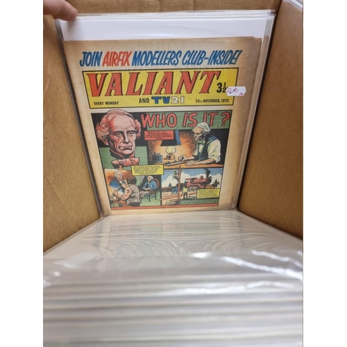 330 - VALIANT: collection of approx 137 issues, Valiant and TV21 comic, early 1970s period, generally in g... 