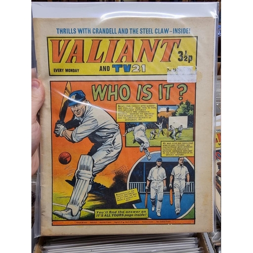 330 - VALIANT: collection of approx 137 issues, Valiant and TV21 comic, early 1970s period, generally in g... 