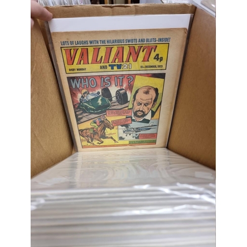 330 - VALIANT: collection of approx 137 issues, Valiant and TV21 comic, early 1970s period, generally in g... 