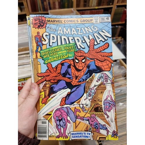 334 - SPIDERMAN: collection of approx 150+ mixed comics, to include a quantity of 'The Amazing Spider... 