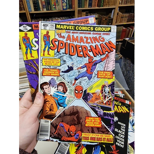 334 - SPIDERMAN: collection of approx 150+ mixed comics, to include a quantity of 'The Amazing Spider... 