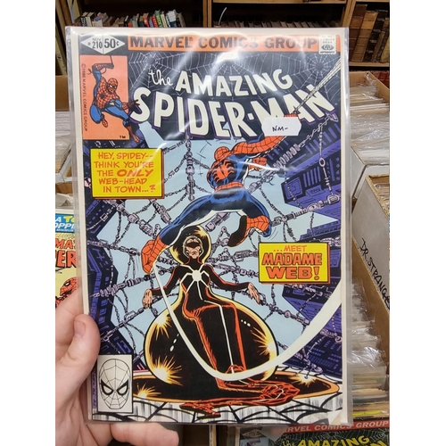 334 - SPIDERMAN: collection of approx 150+ mixed comics, to include a quantity of 'The Amazing Spider... 