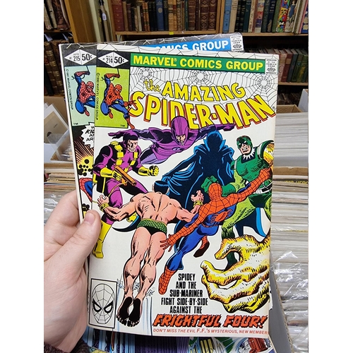 334 - SPIDERMAN: collection of approx 150+ mixed comics, to include a quantity of 'The Amazing Spider... 