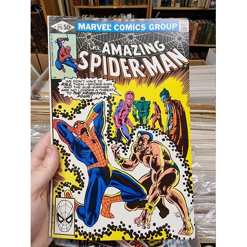 334 - SPIDERMAN: collection of approx 150+ mixed comics, to include a quantity of 'The Amazing Spider... 