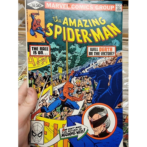 334 - SPIDERMAN: collection of approx 150+ mixed comics, to include a quantity of 'The Amazing Spider... 