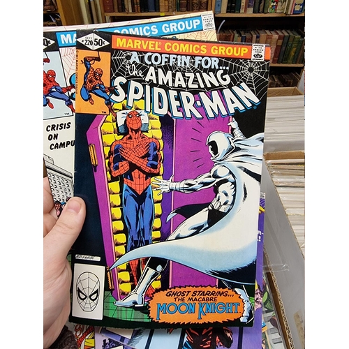 334 - SPIDERMAN: collection of approx 150+ mixed comics, to include a quantity of 'The Amazing Spider... 