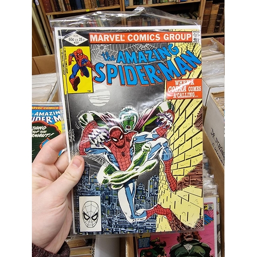 334 - SPIDERMAN: collection of approx 150+ mixed comics, to include a quantity of 'The Amazing Spider... 