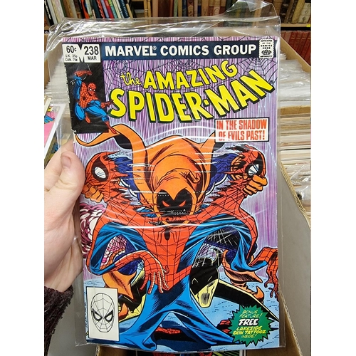 334 - SPIDERMAN: collection of approx 150+ mixed comics, to include a quantity of 'The Amazing Spider... 