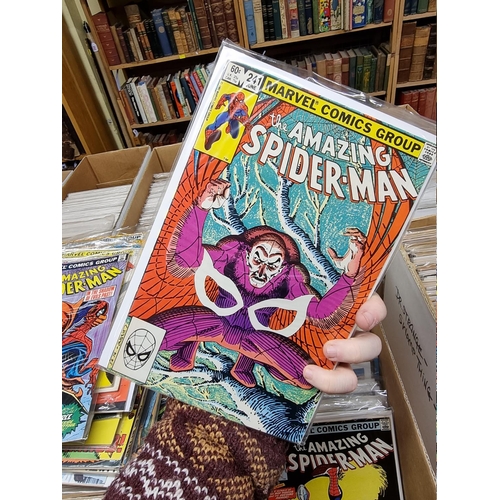 334 - SPIDERMAN: collection of approx 150+ mixed comics, to include a quantity of 'The Amazing Spider... 