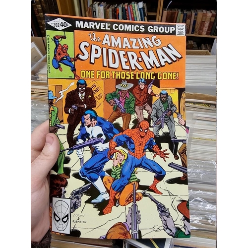 334 - SPIDERMAN: collection of approx 150+ mixed comics, to include a quantity of 'The Amazing Spider... 