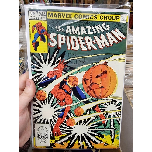 334 - SPIDERMAN: collection of approx 150+ mixed comics, to include a quantity of 'The Amazing Spider... 