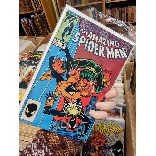 334 - SPIDERMAN: collection of approx 150+ mixed comics, to include a quantity of 'The Amazing Spider... 