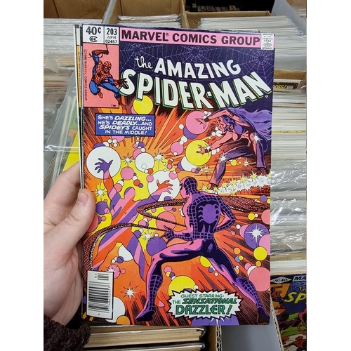 334 - SPIDERMAN: collection of approx 150+ mixed comics, to include a quantity of 'The Amazing Spider... 