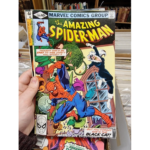 334 - SPIDERMAN: collection of approx 150+ mixed comics, to include a quantity of 'The Amazing Spider... 