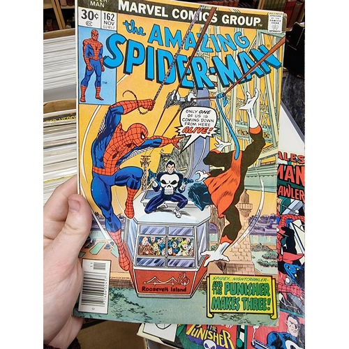 334 - SPIDERMAN: collection of approx 150+ mixed comics, to include a quantity of 'The Amazing Spider... 