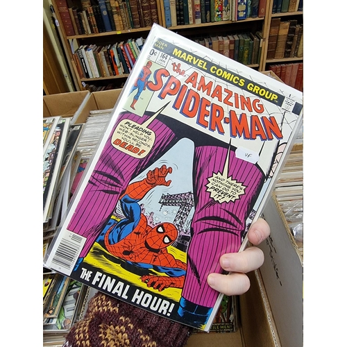 334 - SPIDERMAN: collection of approx 150+ mixed comics, to include a quantity of 'The Amazing Spider... 