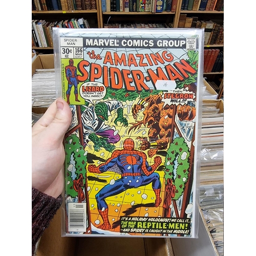 334 - SPIDERMAN: collection of approx 150+ mixed comics, to include a quantity of 'The Amazing Spider... 