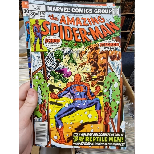 334 - SPIDERMAN: collection of approx 150+ mixed comics, to include a quantity of 'The Amazing Spider... 