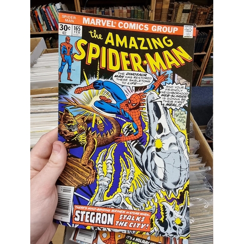 334 - SPIDERMAN: collection of approx 150+ mixed comics, to include a quantity of 'The Amazing Spider... 