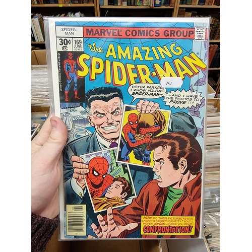 334 - SPIDERMAN: collection of approx 150+ mixed comics, to include a quantity of 'The Amazing Spider... 