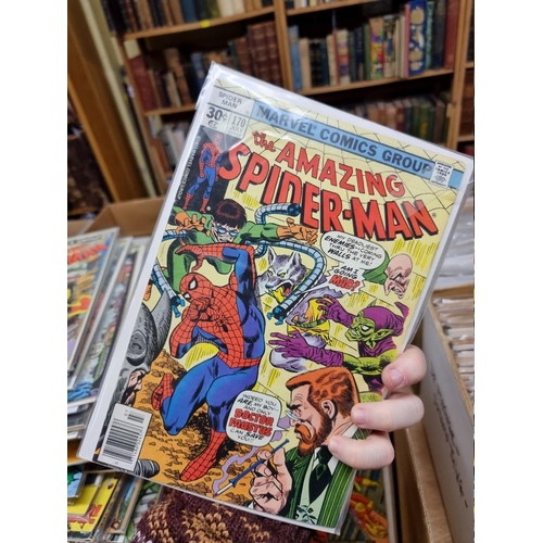 334 - SPIDERMAN: collection of approx 150+ mixed comics, to include a quantity of 'The Amazing Spider... 