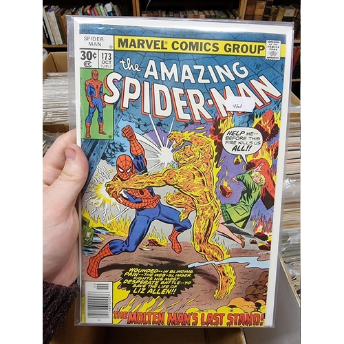 334 - SPIDERMAN: collection of approx 150+ mixed comics, to include a quantity of 'The Amazing Spider... 