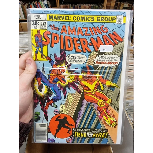 334 - SPIDERMAN: collection of approx 150+ mixed comics, to include a quantity of 'The Amazing Spider... 