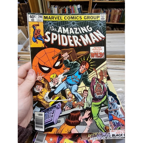 334 - SPIDERMAN: collection of approx 150+ mixed comics, to include a quantity of 'The Amazing Spider... 