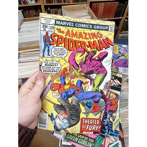 334 - SPIDERMAN: collection of approx 150+ mixed comics, to include a quantity of 'The Amazing Spider... 