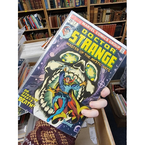 335 - SWAMP THING/DOCTOR STRANGE: collection of approx 218 mixed issues, largely 1970s-80s period, ge... 