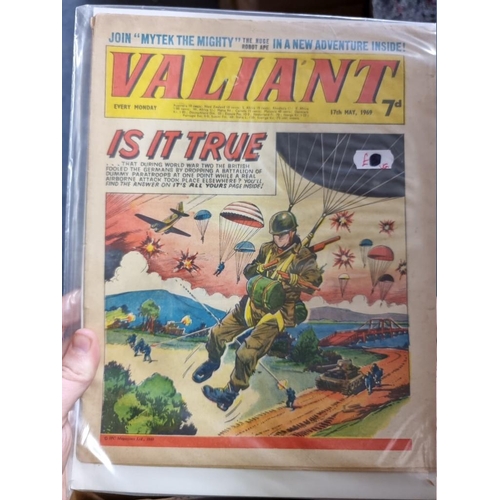 343 - VALIANT: collection of approx 115 issues, 1966-1970, generally in good condition.