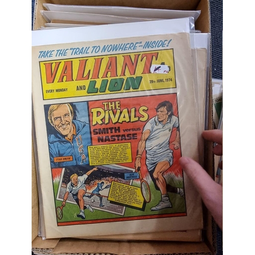 346 - COMICS: box of approx 100 comics to include Scream (#1-14): Valiant Jan 74-Sep76 and others. (One bo... 