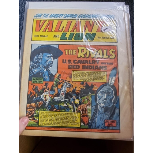 346 - COMICS: box of approx 100 comics to include Scream (#1-14): Valiant Jan 74-Sep76 and others. (One bo... 